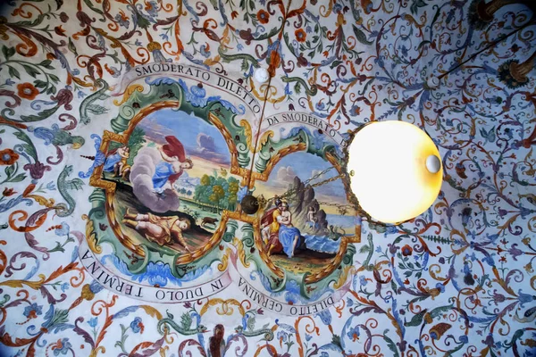 Çatı katında fresco — Stok fotoğraf
