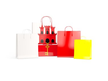 Cebelitarık bayrağı üzerinde alışveriş torbaları