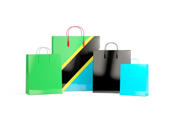 Σημαία της Τανζανίας ανάμεσα στις τσάντες για ψώνια — Φωτογραφία Αρχείου