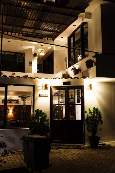 Hoteleingang in der Nacht machu picchu peru Südamerika — Stockfoto