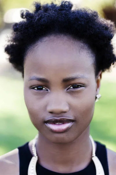 Outdoor Portrait Attractive African American Teen Girl — Stock Photo, Image