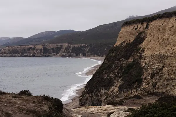 オーシャンビーチと崖ポイント Reyes カリフォルニア — ストック写真