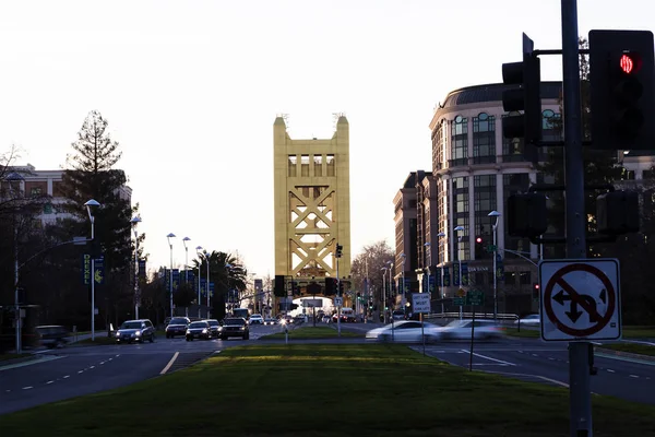 Weergave van Tower Bridge uit centrum Sacramento Californië — Stockfoto