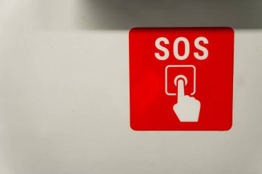 Kırmızı Sos İşareti Bir Düğmeye Parmak İtişini Gösterir