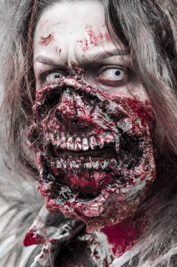 Zombi geri döndü