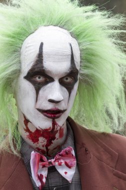 Zombi geri döndü