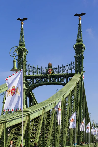 Özgürlük Köprüsü.