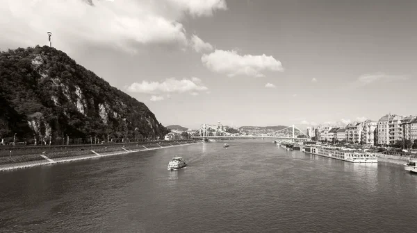 Der Blick von der Brücke — Stockfoto