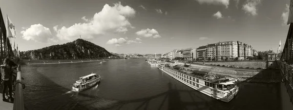 La vista dal ponte — Foto Stock