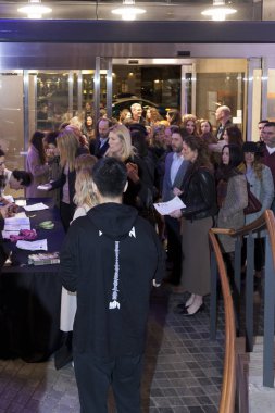 Victoria moda haftası... Pistte... moda gösterisi.