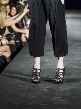 Victoria moda haftası... Pistte... moda gösterisi.