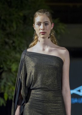 Victoria moda haftası... Pistte... moda gösterisi.