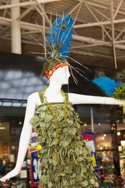 Fleurs de Villes, Floral Mannequin Serisi 