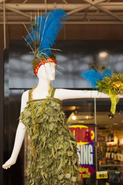 Fleurs de Villes, Floral Mannequin Serisi 