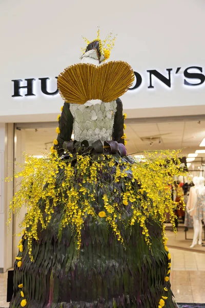 Fleurs de Villes, première Floral Mannequin Series — Photo