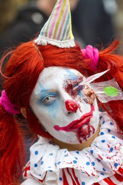 Zombi alarak üzerinde şehir vardır