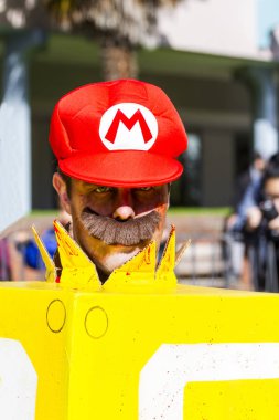 Zombi şehri ele almak 