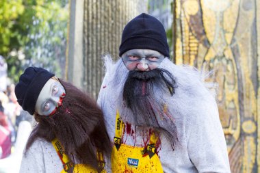 Zombi şehri ele almak 