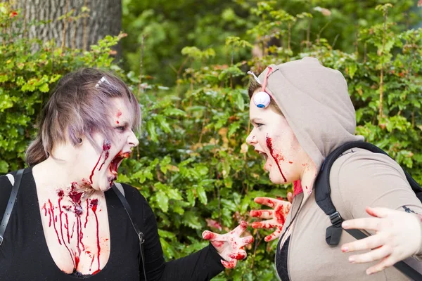 Zombie převezme město — Stock fotografie