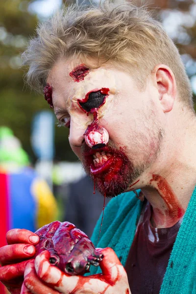 Zombies se apoderan de la ciudad —  Fotos de Stock