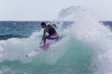 Quiksilver ve Roxy Pro dünya başlık olay.