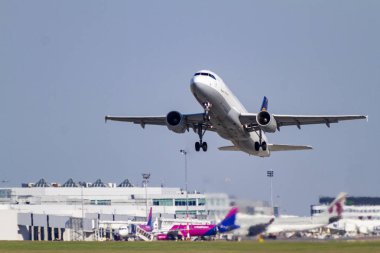 Budapeşte Macaristan 14 Temmuz 2019: Çek Havayolları Atr-72 Ok-Gfr Budapeşte Uluslararası Havaalanına yeni indi.