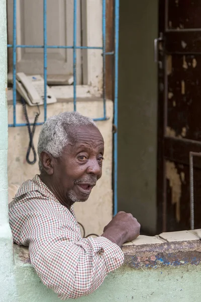 Havana Cuba Fev 2018 Cidade Velha Havana Com Pessoas Locais — Fotografia de Stock