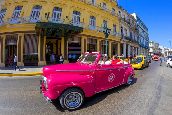 Αβάνα Κούβα 2018 Vintage Κλασικά Αμερικανικά Αυτοκίνητα Πλήρως Ανακαινισμένο Κατάσταση — Φωτογραφία Αρχείου