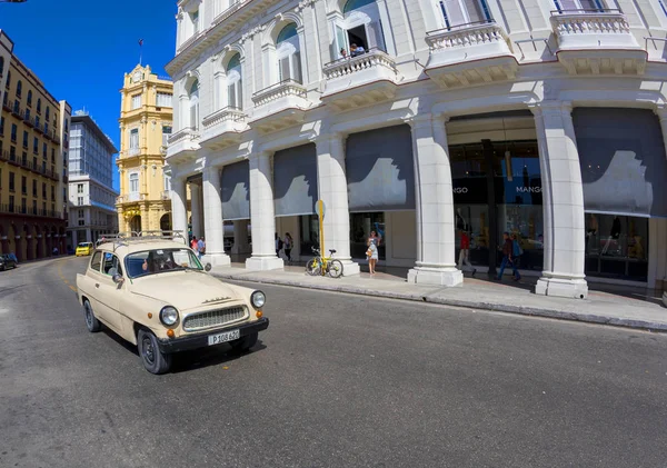 Habana Cuba 2018 Vintage Clásico Checo Hizo Skoda Octavia Coche —  Fotos de Stock