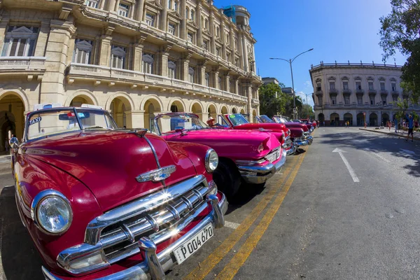 Havana Cuba 2018 Vintage Classic American Cars Fully Restored Condition — Stock Photo, Image