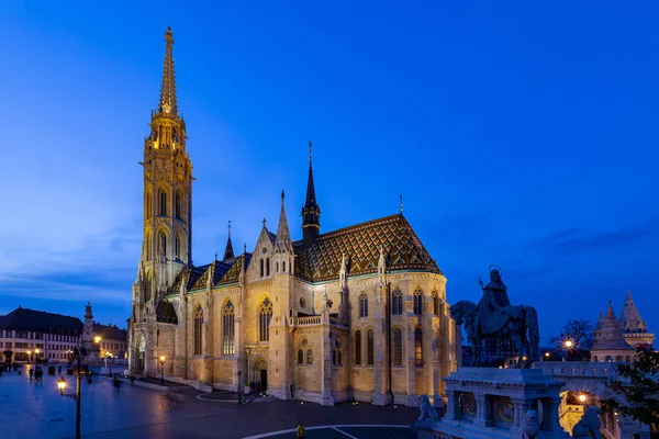 Nyrenoverade Mathias Church Budapest Stor Attraktion För Turister Över Hela — Stockfoto