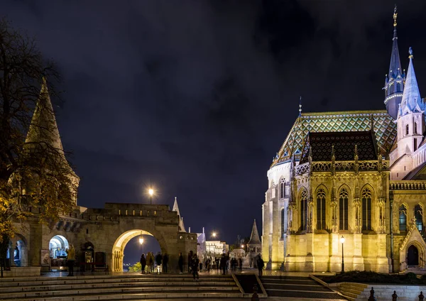 Budapešť Maďarsko Října 2019 Slavná Rybářská Bašta Pozdní Podzimní Noci — Stock fotografie