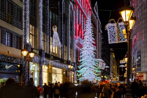 Budapest Hongrie Déc 2019 Les Touristes Apprécient Esprit Noël Spectacle — Photo