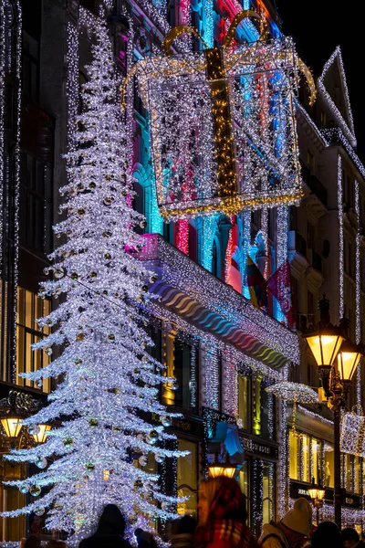 Budapest Ungarn Dezember 2019 Touristen Genießen Die Weihnachtsstimmung Und Die — Stockfoto