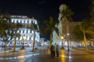 Paseo de Marti 'deki Hotel Inglaterra ve Gran Teatro de La Habana' nın (Paseo del Prado) gece manzarası Havana Cuba. 