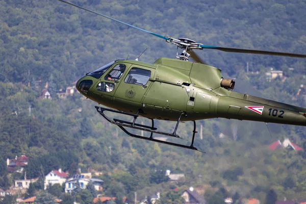 Budaors Hungary Aug 2019 Militärhelikopter Demonstrationsflygning Ovanför Startbanan Budaors Airshow — Stockfoto