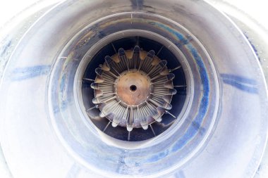 Nikel alaşımlı bir uçak türbini motoru.. 