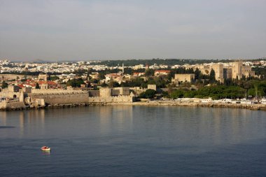 Güzel deniz kıyısı manzarası, seyahat konsepti