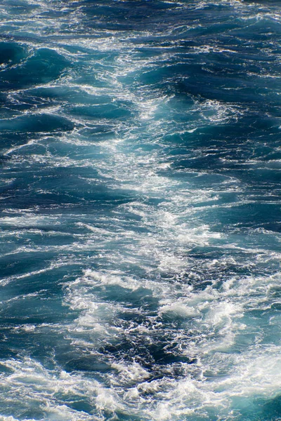 Yolcu Gemisinin Yaptığı Okyanusta Uyanmak — Stok fotoğraf
