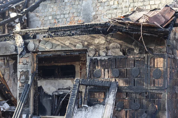 Κάηκαν Λείψανα Ενός Ακινήτου Μετά Από Πυρκαγιά Σπίτι — Φωτογραφία Αρχείου