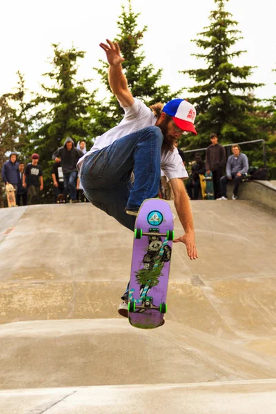 Calgary Canada Června 2015 Sportovci Mají Přátelskou Skateboardovou Výstavu Calgary — Stock fotografie