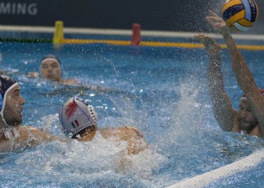 Budapeşte Macaristan 24 Ocak 2020: 34. Erkekler Avrupa sutopu şampiyonası. Milli takımlar turnuvası. Sırbistan-İtalya 4. ve 5. sırada yer alıyor. Sırbistan 8-7 'lik setle dördüncü oldu. 