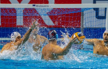 Budapeşte Macaristan 24 Ocak 2020: 34. Erkekler Avrupa sutopu şampiyonası. Milli takımlar turnuvası. Sırbistan-İtalya 4. ve 5. sırada yer alıyor. Sırbistan 8-7 'lik setle dördüncü oldu. 