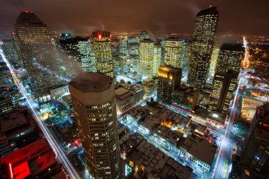 Calgary şehir merkezi, gece gökyüzü, Alberta, Kanada