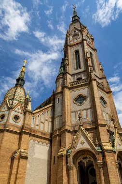 St. Laszlo Kilisesi 'nin dış mimarisi. Neredeyse hepsi seramik ile dekore edilmiş. Dünyadaki türünün tek örneği. Budapeşte Macaristan