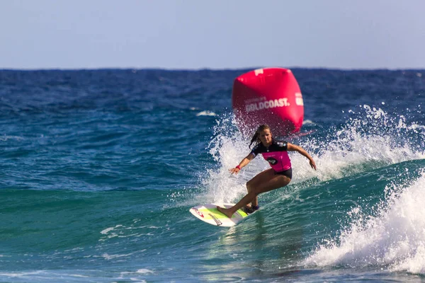 Snapper Rocks Gold Coast Australia Feb 2019 Unidentified Surfer Races — Stock Photo, Image