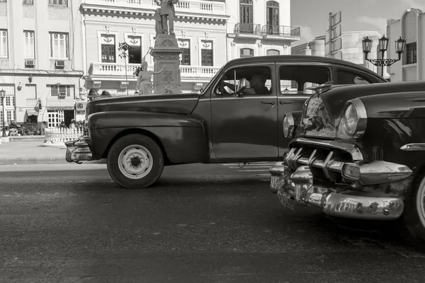 Havana Cuba Feb 2019 Класичні Американські Автомобілі Відновленому Стані Забезпечують — стокове фото