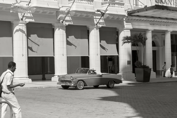 Habana Cuba Febrero 2019 Coches Clásicos Americanos Condiciones Restauradas Ofrecen — Foto de Stock