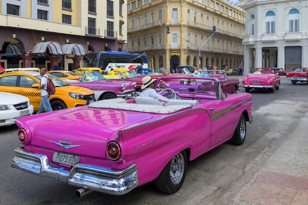 Гавана Куба Февраля 2019 Года Винтажные Классические Американские Автомобили Восстановленном Стоковая Картинка
