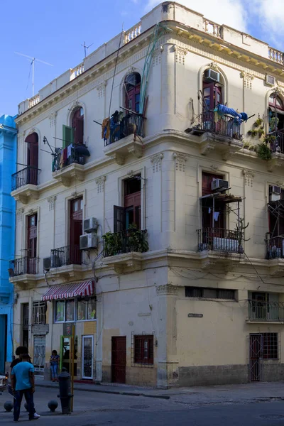 Havana Cuba Feb 2018 Undentified People Town Neighborhood Old Havana — стокове фото